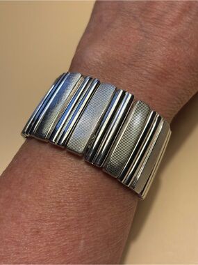 Japan Textured Expansion Silver-Tone Bracelet
